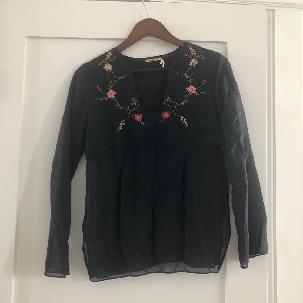 Maxstudio romantic sheer elegant embroidered top!
